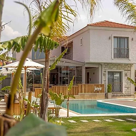 Hotel June Alacati Adult Only